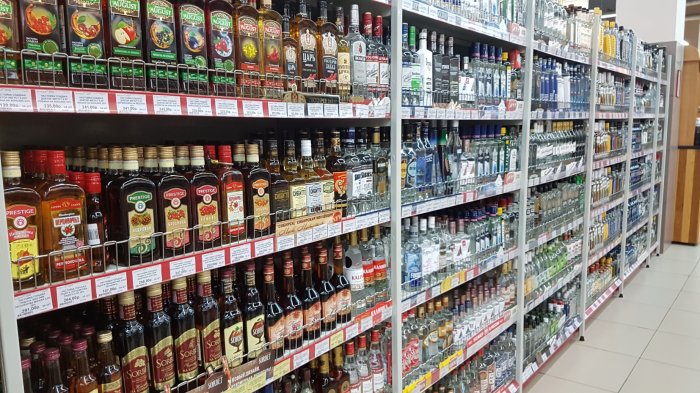 Гражданин неоднократно возвращался за бесплатным спиртным в магазин «Пятерочка»