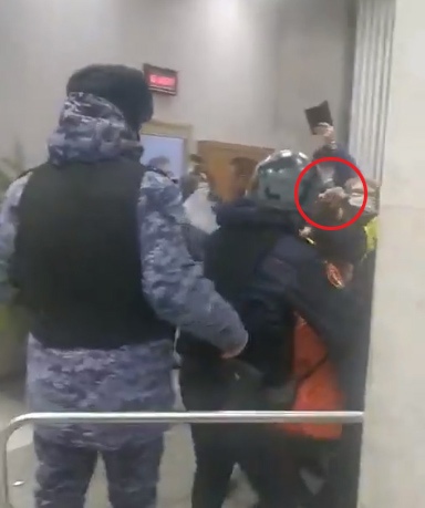 В Череповце задержали участницу инцидента в ЗСО, прыснувшую из баллончика в сотрудника Росгвардии 