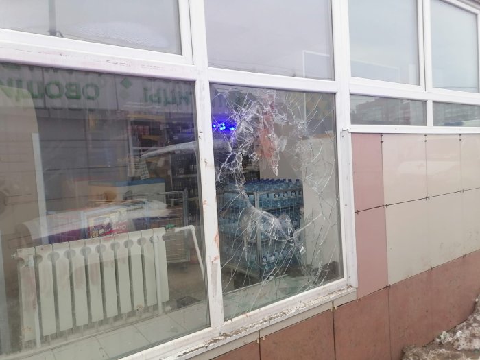 Двое Вологжан пытались украсть бутылку элитного алкоголя из магазина «Магнит» на ул. К. Маркса
