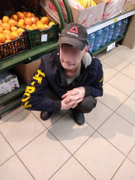 Не хватило, пошёл за второй, третьей...