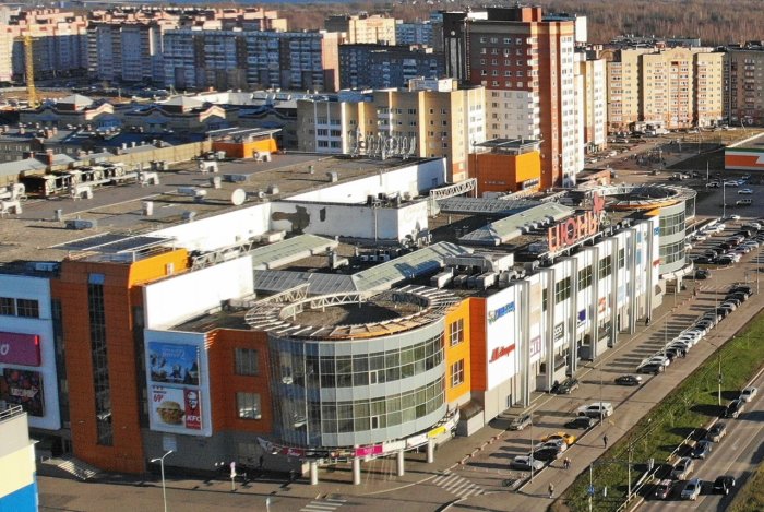 В Череповце из торгового комплекса "Июнь" эвакуировали 1200 человек