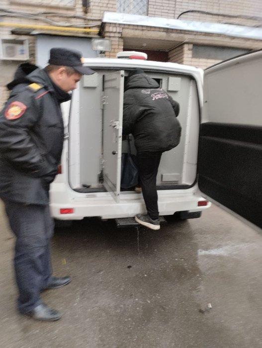В Череповце задержана женщина по подозрению в мелком хищении алкогольной продукции.