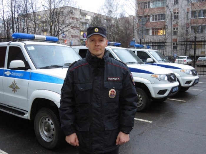 В Вологде полицейский спас пенсионерку от мошенников