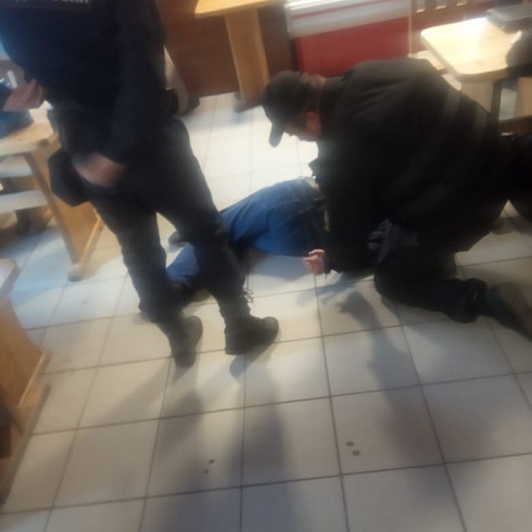 За прошедшие сутки охранными предприятиями Череповца предотвращено два факта - хищение продуктов и нарушение общественного порядка 