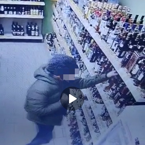 Гражданин неоднократно возвращался за бесплатным спиртным в магазин «Пятерочка»