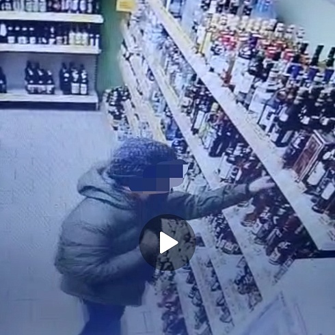 Гражданин неоднократно возвращался за бесплатным спиртным в магазин «Пятерочка»