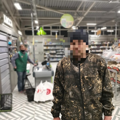 Мужчина опохмелился в магазине и отказался платить