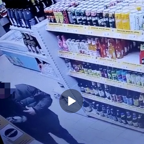 Гражданин неоднократно возвращался за бесплатным спиртным в магазин «Пятерочка»