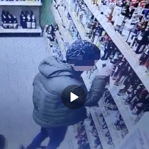 Гражданин неоднократно возвращался за бесплатным спиртным в магазин «Пятерочка»