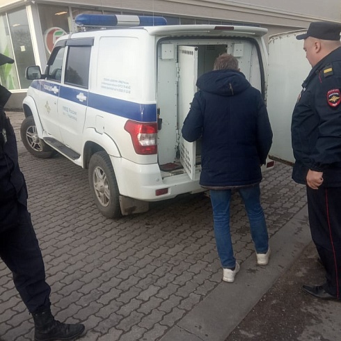 За прошедшие выходные в городе Череповце охранными предприятиями предотвращено 2 хищения продуктов и алкоголя из магазинов