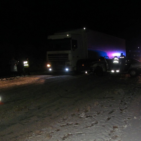 Семь человек пострадали в лобовой аварии на вологодской трассе